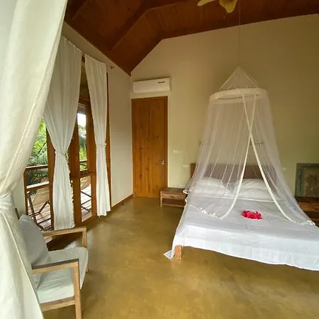 Waterfall Accomodation Port Glaud Exterior foto