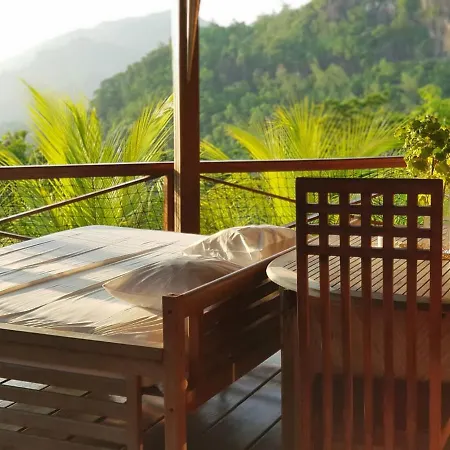 Waterfall Accomodation Port Glaud Exterior foto