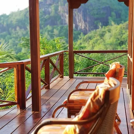Waterfall Accomodation Port Glaud Exterior foto